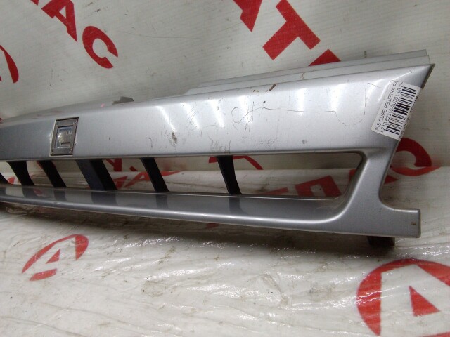 Решетка радиатора NISSAN Cube 