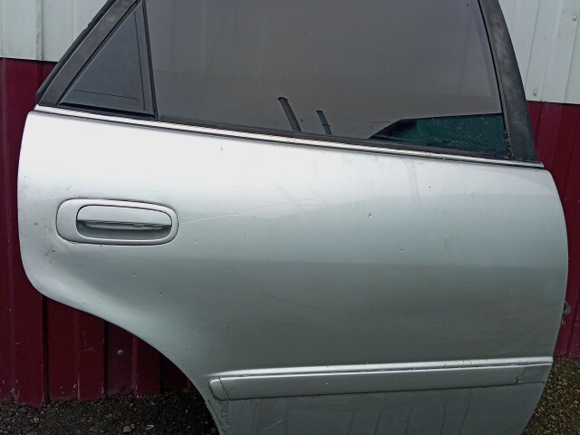 Дверь TOYOTA Sprinter 