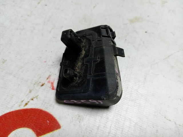 Крепление бампера TOYOTA Ist 