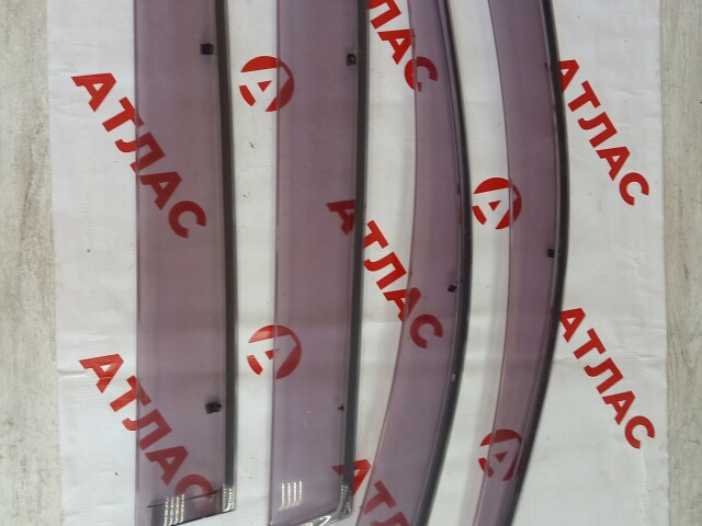 Ветровик NISSAN Wingroad 