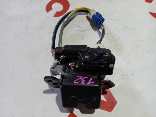 Замок багажника TOYOTA Avensis 