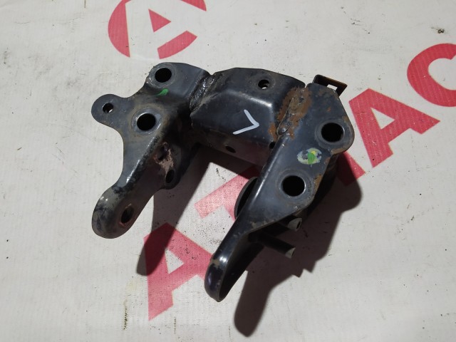 Кронштейн подушки ДВС NISSAN Primera QG18DD