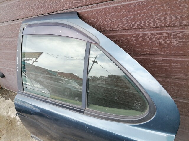 Дверь NISSAN Sunny 