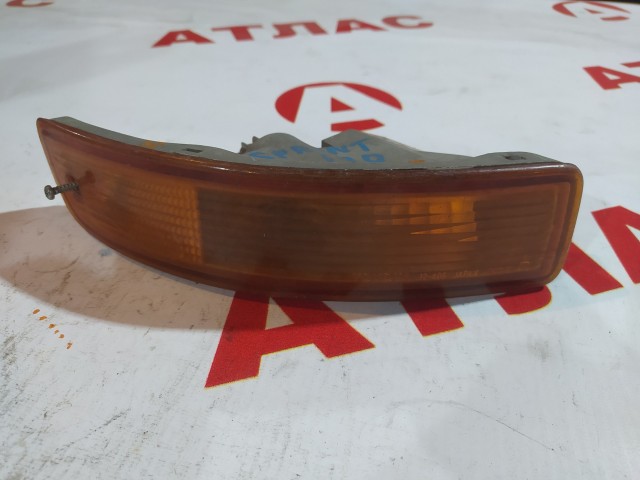 Повторитель в бампер TOYOTA Sprinter 