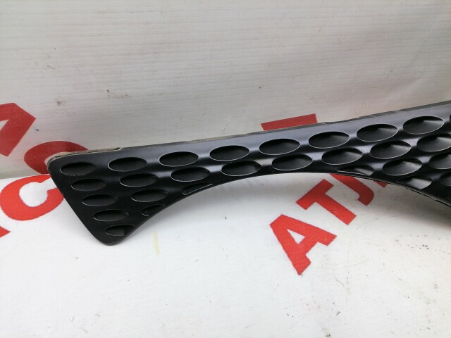 Решетка радиатора NISSAN Juke 