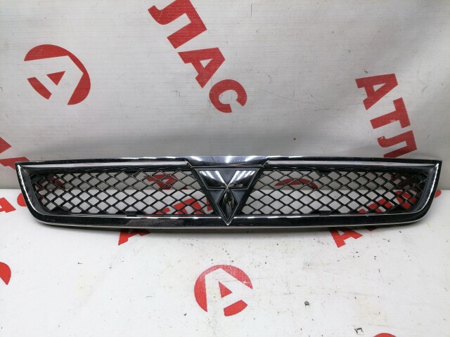 Решетка радиатора MITSUBISHI Galant Fortis 