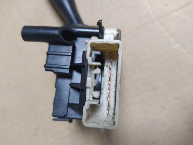 Гитара руля TOYOTA Passo 