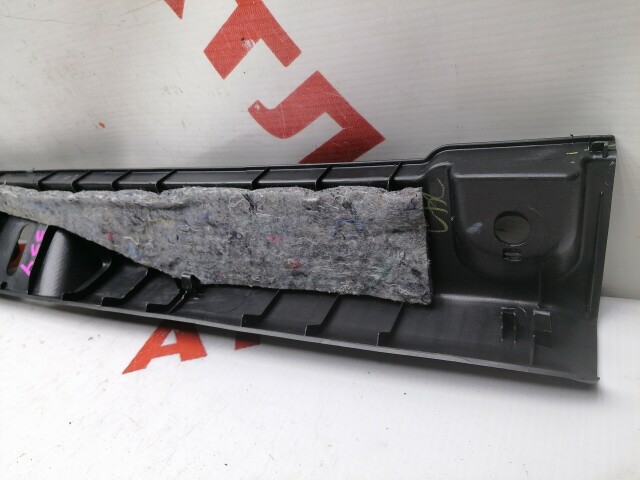 Накладка замка багажника TOYOTA Corolla Runx 