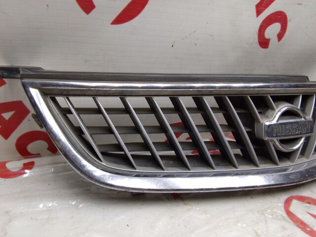 Решетка радиатора NISSAN Sunny 