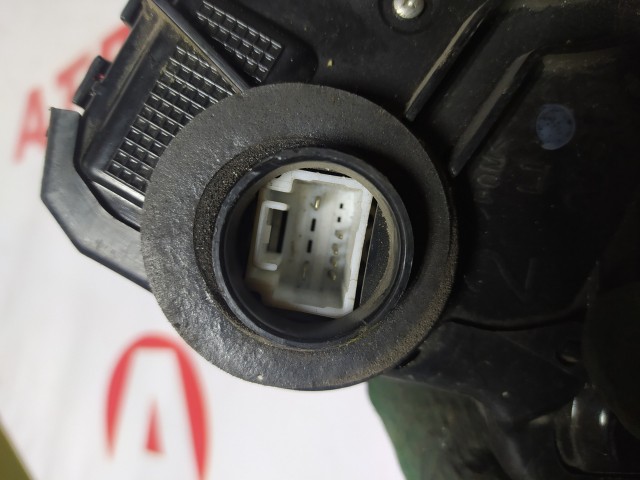 Замок двери TOYOTA RAV4 