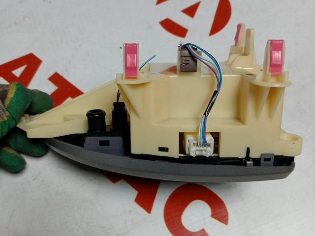 Блок управления печкой и кондиционером TOYOTA Ractis 