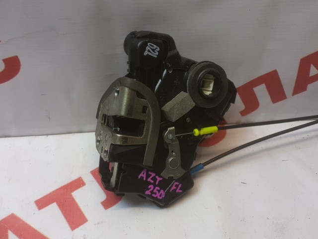 Замок двери TOYOTA Avensis 