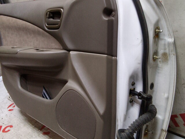 Дверь NISSAN Sunny 