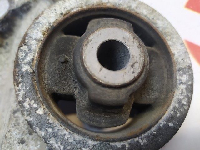 Подушка редуктора TOYOTA RAV4 