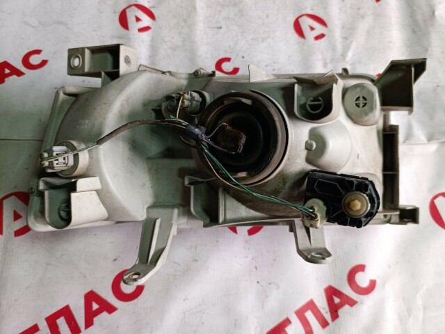 Фара TOYOTA Succeed 
