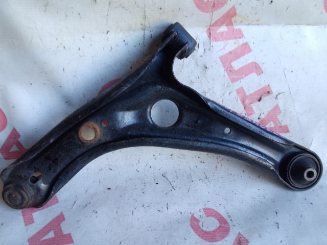 Рычаг TOYOTA Ist 