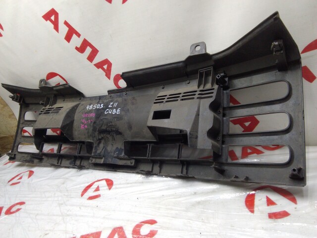 Решетка радиатора NISSAN Cube 