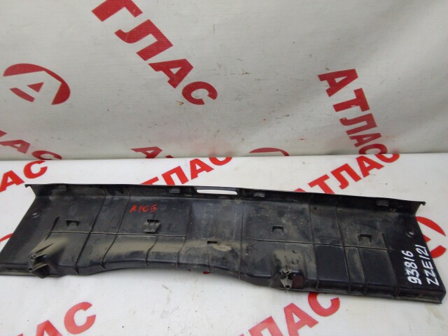 Накладка замка багажника TOYOTA Corolla 