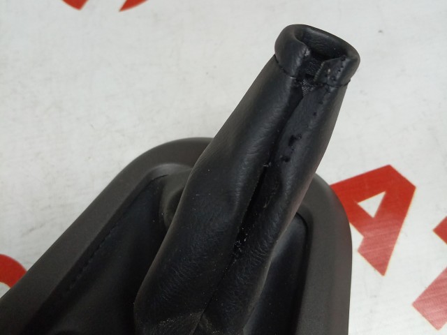 Консоль NISSAN Sunny 