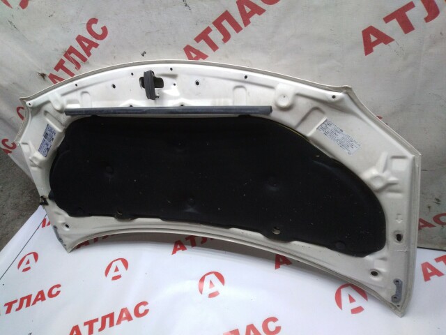 Капот TOYOTA Ist 