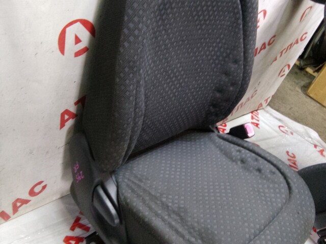 Сиденье TOYOTA FunCargo 