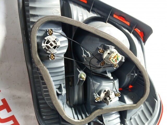 Стоп TOYOTA Platz 