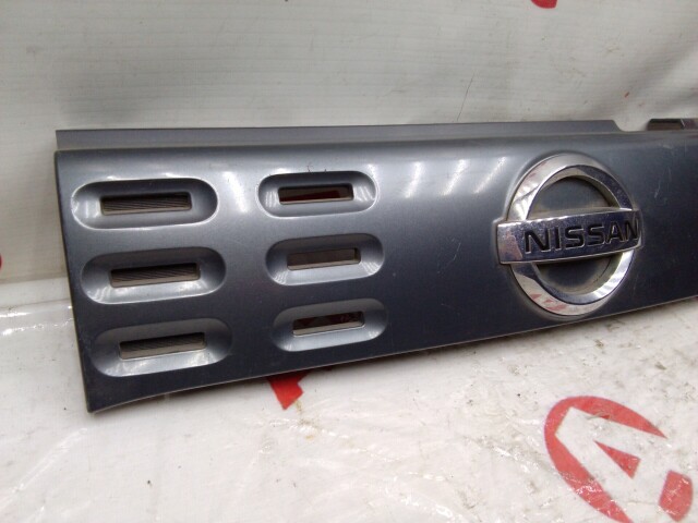 Решетка радиатора NISSAN Cube 