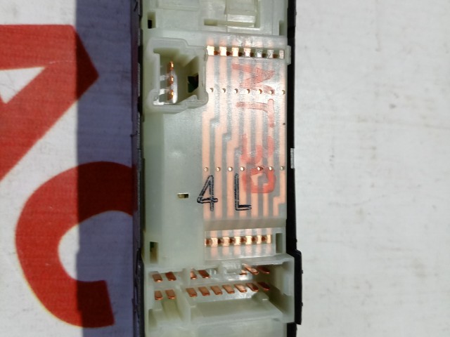 Блок управления стеклоподъемниками NISSAN X-Trail 