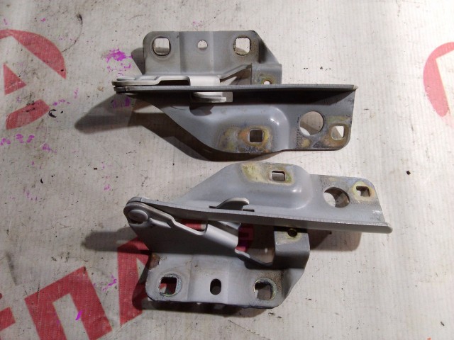 Кронштейны капота NISSAN Bluebird Sylphy 