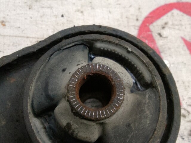 Рычаг TOYOTA Avensis 