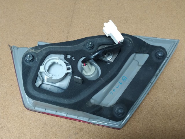 Вставка багажника TOYOTA Camry 