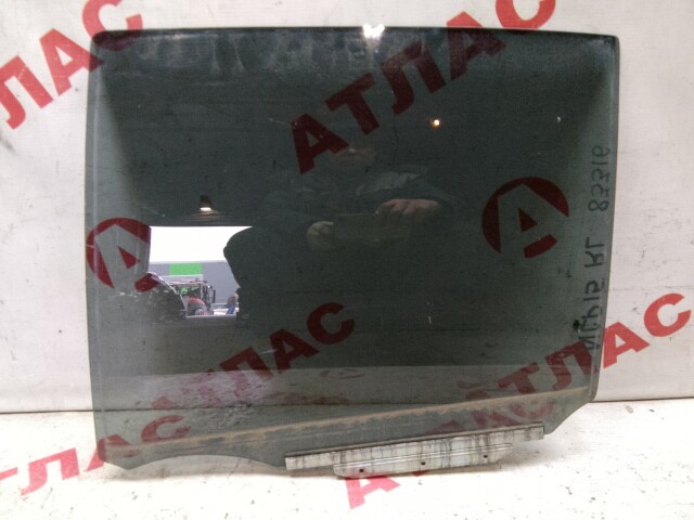 Стекло TOYOTA Vitz 