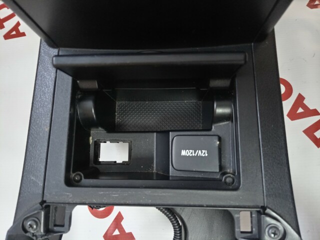 Подлокотник TOYOTA Camry 