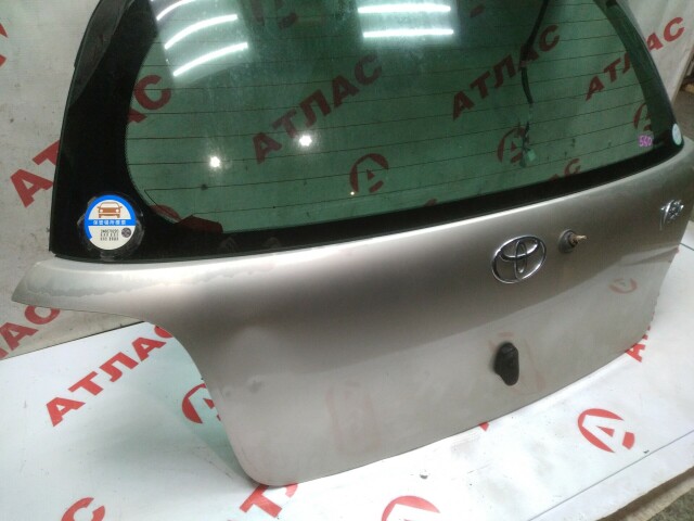Дверь багажника TOYOTA Vitz 
