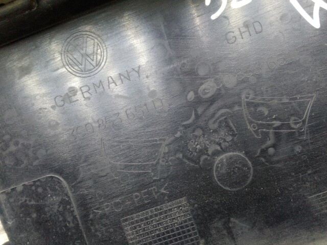 Решетка радиатора VOLKSWAGEN Passat 