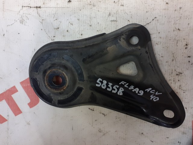 Кронштейн балки TOYOTA Camry 