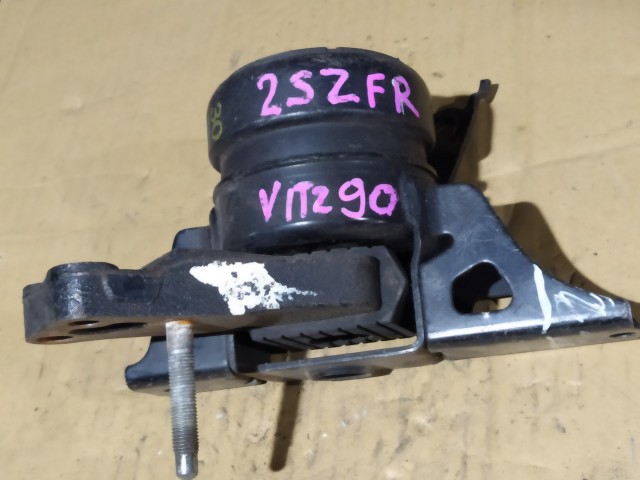 Подушка ДВС TOYOTA Vitz 2SZ-FE