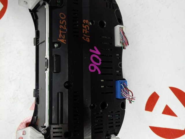 Щиток приборов TOYOTA Avensis 