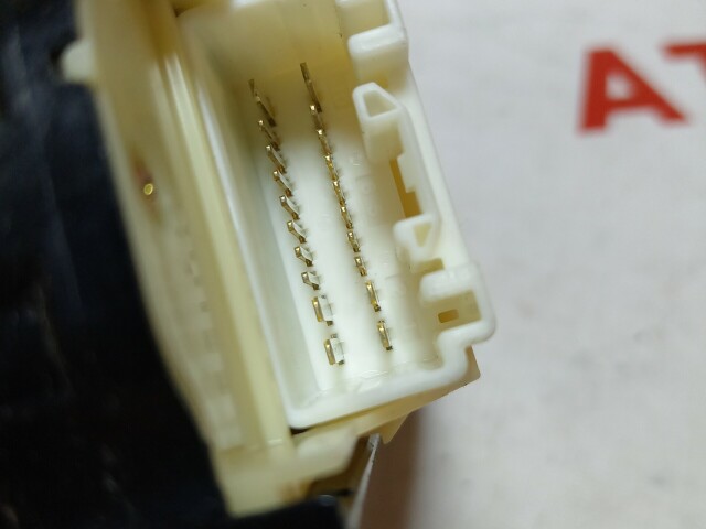 Блок управления стеклоподъемниками TOYOTA Ist 