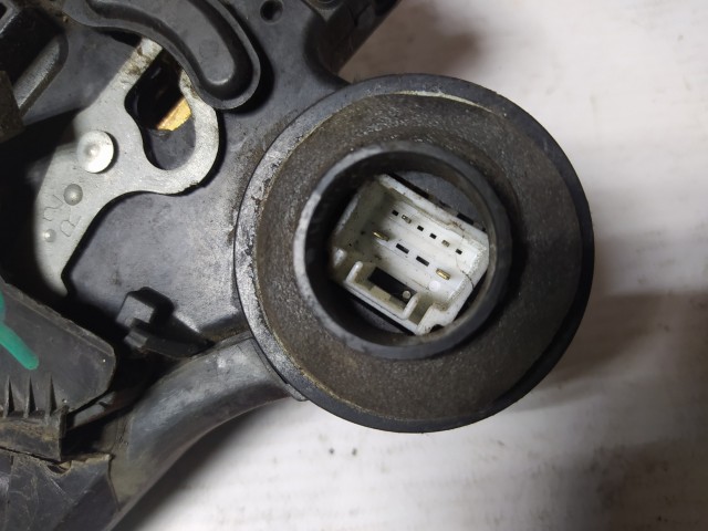 Замок двери TOYOTA Camry 