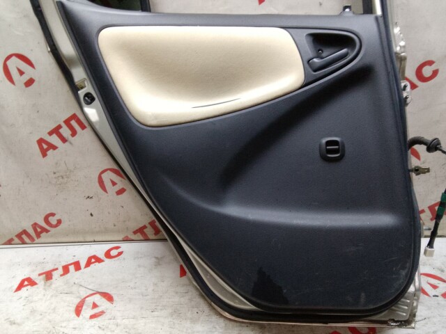 Дверь TOYOTA Vitz 