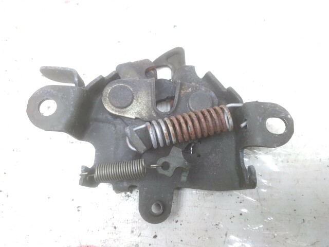 Замок капота TOYOTA Ist 