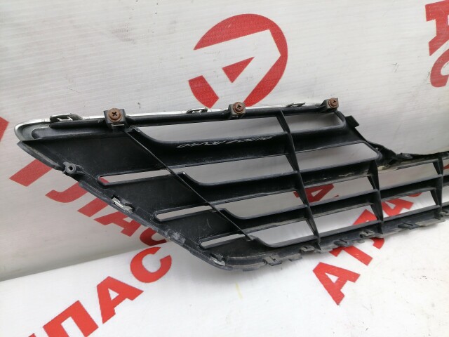 Решетка радиатора TOYOTA Camry 