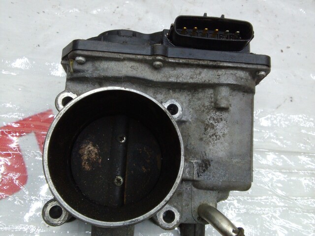 Дроссельная заслонка TOYOTA Avensis 1ZZ-FE