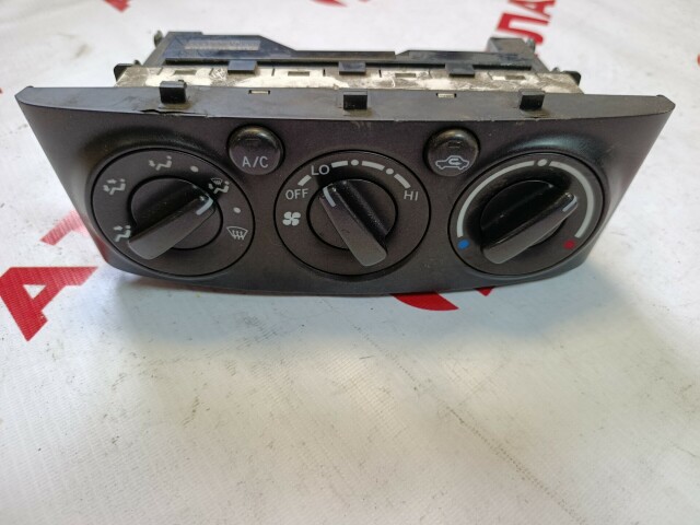 Блок управления печкой и кондиционером TOYOTA Avensis 