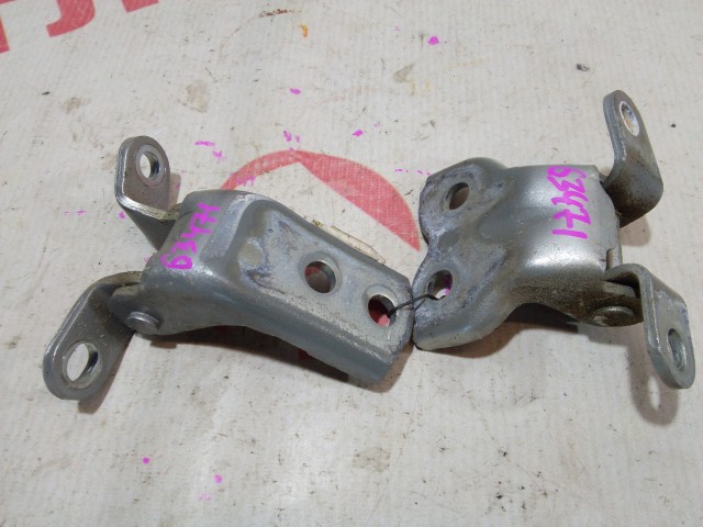 Кронштейны двери TOYOTA Avensis 