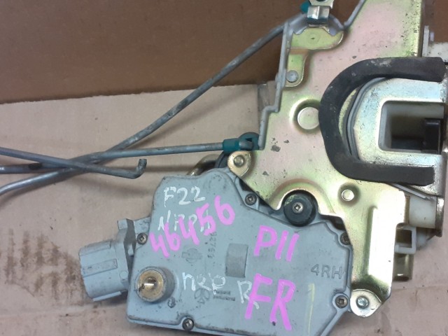 Замок двери NISSAN Primera 