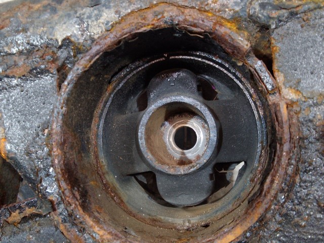 Балка задняя NISSAN X-Trail 