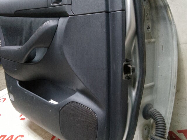 Дверь TOYOTA Avensis 