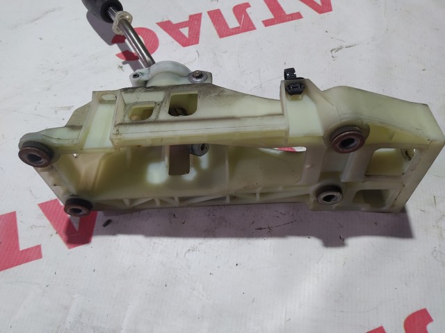 Рычаг КПП TOYOTA Avensis 